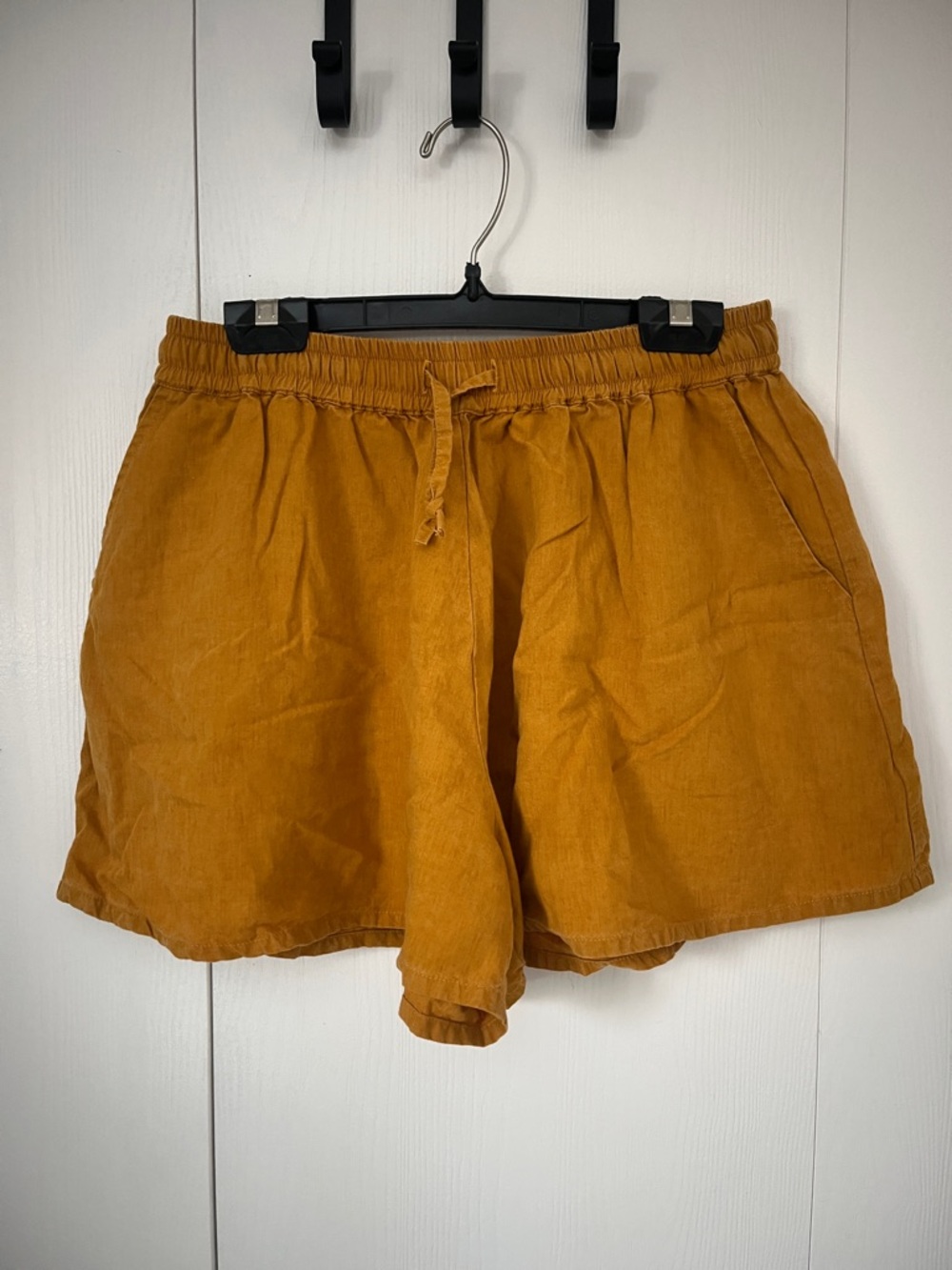 EUC | Women’s Relaxed Drawstring Linen-Blend Shorts in Mustard